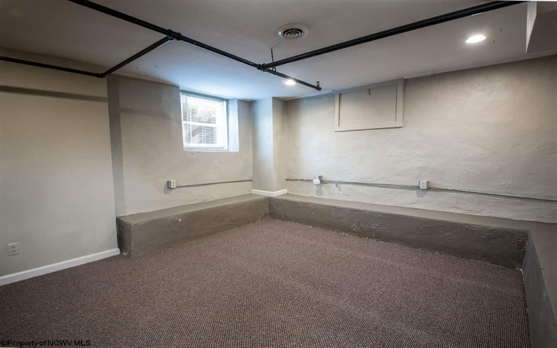 10 Pietro Street, Morgantown, West Virginia 26501, 3 Bedrooms Bedrooms, 4 Rooms Rooms,1 BathroomBathrooms,Residential Rentals,For Rent,Pietro,10160307