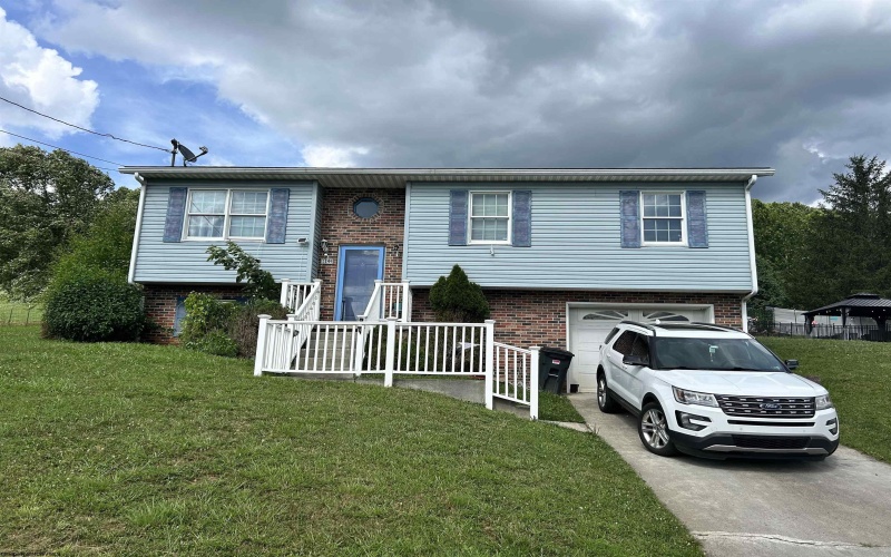 149 Kerry Way, Lost Creek, West Virginia 26385, 3 Bedrooms Bedrooms, 6 Rooms Rooms,2 BathroomsBathrooms,Single Family Detached,For Sale,Kerry,10160302