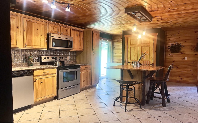 1027 Circle Drive, Mount Clare, West Virginia 26408, 3 Bedrooms Bedrooms, 9 Rooms Rooms,1 BathroomBathrooms,Single Family Detached,For Sale,Circle,10160299