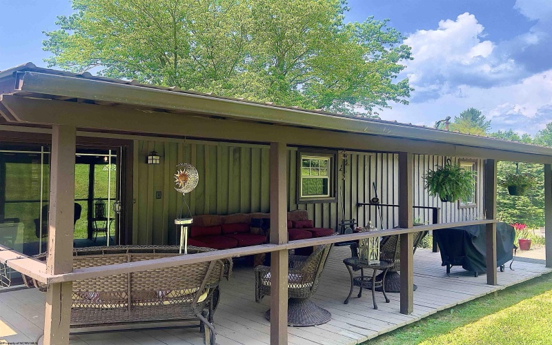 1027 Circle Drive, Mount Clare, West Virginia 26408, 3 Bedrooms Bedrooms, 9 Rooms Rooms,1 BathroomBathrooms,Single Family Detached,For Sale,Circle,10160299