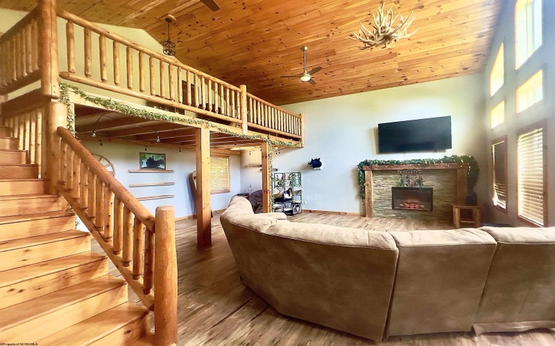 1027 Circle Drive, Mount Clare, West Virginia 26408, 3 Bedrooms Bedrooms, 9 Rooms Rooms,1 BathroomBathrooms,Single Family Detached,For Sale,Circle,10160299