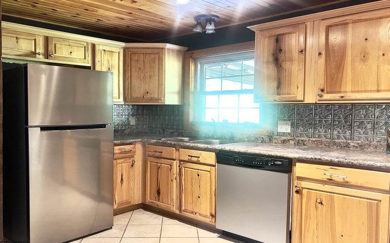 1027 Circle Drive, Mount Clare, West Virginia 26408, 3 Bedrooms Bedrooms, 9 Rooms Rooms,1 BathroomBathrooms,Single Family Detached,For Sale,Circle,10160299