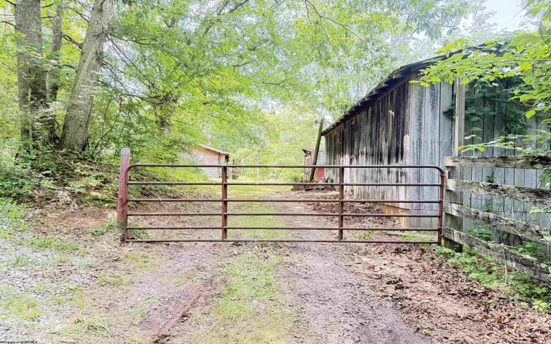 345 Middle Run Road, West Union, West Virginia 26456, 2 Bedrooms Bedrooms, 4 Rooms Rooms,1 BathroomBathrooms,Single Family Detached,For Sale,Middle Run,10160297