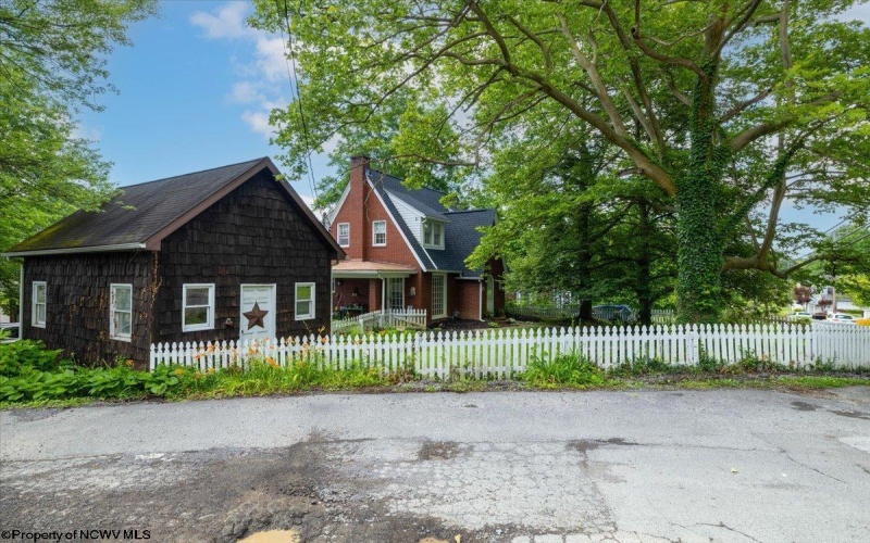 960 Stewart Street, Morgantown, West Virginia 26505, 2 Bedrooms Bedrooms, 6 Rooms Rooms,1 BathroomBathrooms,Single Family Detached,For Sale,Stewart,10160292