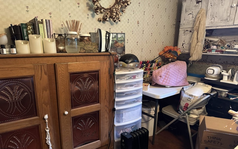 453 Saltlick Road, Mannington, West Virginia 26582-7171, 3 Bedrooms Bedrooms, 6 Rooms Rooms,1 BathroomBathrooms,Single Family Detached,For Sale,Saltlick,10160296