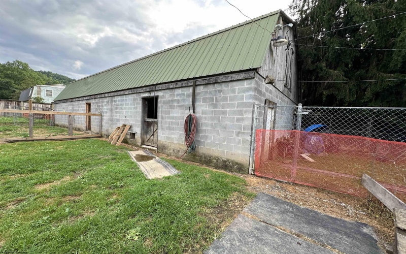 453 Saltlick Road, Mannington, West Virginia 26582-7171, 3 Bedrooms Bedrooms, 6 Rooms Rooms,1 BathroomBathrooms,Single Family Detached,For Sale,Saltlick,10160296