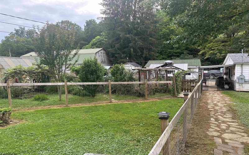 453 Saltlick Road, Mannington, West Virginia 26582-7171, 3 Bedrooms Bedrooms, 6 Rooms Rooms,1 BathroomBathrooms,Single Family Detached,For Sale,Saltlick,10160296