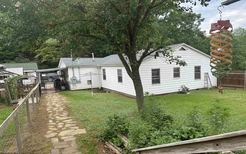 453 Saltlick Road, Mannington, West Virginia 26582-7171, 3 Bedrooms Bedrooms, 6 Rooms Rooms,1 BathroomBathrooms,Single Family Detached,For Sale,Saltlick,10160296