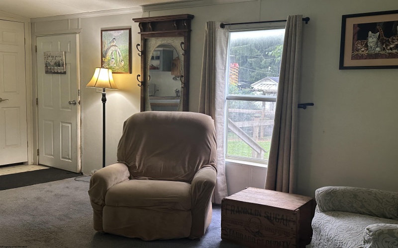 453 Saltlick Road, Mannington, West Virginia 26582-7171, 3 Bedrooms Bedrooms, 6 Rooms Rooms,1 BathroomBathrooms,Single Family Detached,For Sale,Saltlick,10160296