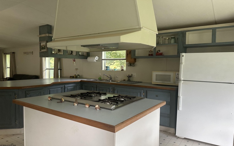 453 Saltlick Road, Mannington, West Virginia 26582-7171, 3 Bedrooms Bedrooms, 6 Rooms Rooms,1 BathroomBathrooms,Single Family Detached,For Sale,Saltlick,10160296