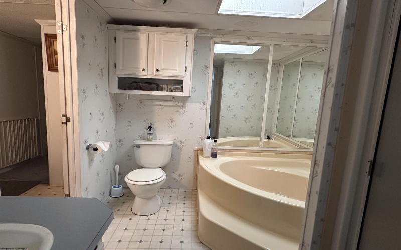 453 Saltlick Road, Mannington, West Virginia 26582-7171, 3 Bedrooms Bedrooms, 6 Rooms Rooms,1 BathroomBathrooms,Single Family Detached,For Sale,Saltlick,10160296