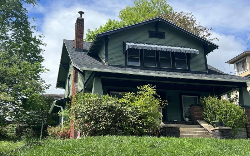 124 Elkins Street, Fairmont, West Virginia 26554, 3 Bedrooms Bedrooms, 6 Rooms Rooms,1 BathroomBathrooms,Single Family Detached,For Sale,Elkins,10159344