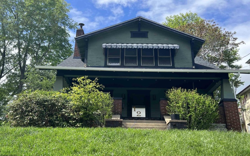 124 Elkins Street, Fairmont, West Virginia 26554, 3 Bedrooms Bedrooms, 6 Rooms Rooms,1 BathroomBathrooms,Single Family Detached,For Sale,Elkins,10159344