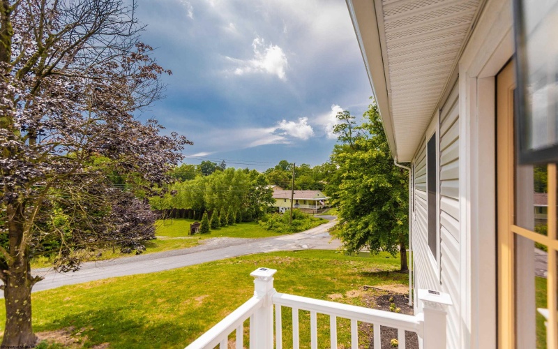 12 Goodwin Hill Road, Morgantown, West Virginia 26508, 3 Bedrooms Bedrooms, 8 Rooms Rooms,2 BathroomsBathrooms,Single Family Detached,For Sale,Goodwin Hill,10160291