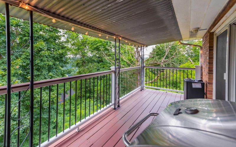 237 Morgantown Avenue, Morgantown, West Virginia 26505, 3 Bedrooms Bedrooms, 8 Rooms Rooms,2 BathroomsBathrooms,Single Family Detached,For Sale,Morgantown,10160309