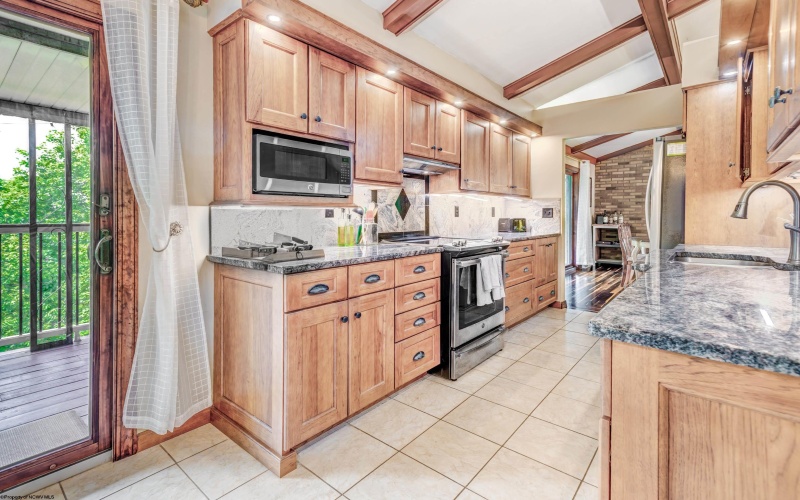 237 Morgantown Avenue, Morgantown, West Virginia 26505, 3 Bedrooms Bedrooms, 8 Rooms Rooms,2 BathroomsBathrooms,Single Family Detached,For Sale,Morgantown,10160309