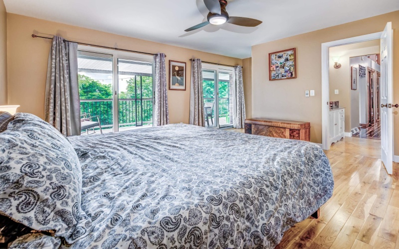 237 Morgantown Avenue, Morgantown, West Virginia 26505, 3 Bedrooms Bedrooms, 8 Rooms Rooms,2 BathroomsBathrooms,Single Family Detached,For Sale,Morgantown,10160309