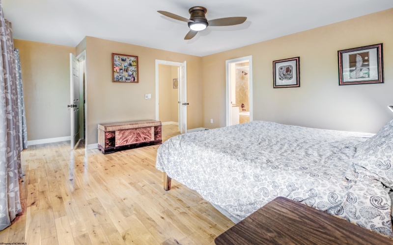 237 Morgantown Avenue, Morgantown, West Virginia 26505, 3 Bedrooms Bedrooms, 8 Rooms Rooms,2 BathroomsBathrooms,Single Family Detached,For Sale,Morgantown,10160309