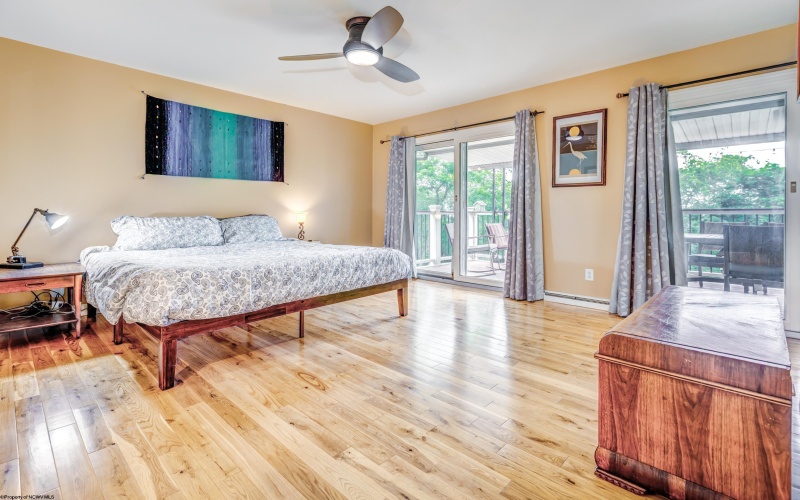 237 Morgantown Avenue, Morgantown, West Virginia 26505, 3 Bedrooms Bedrooms, 8 Rooms Rooms,2 BathroomsBathrooms,Single Family Detached,For Sale,Morgantown,10160309