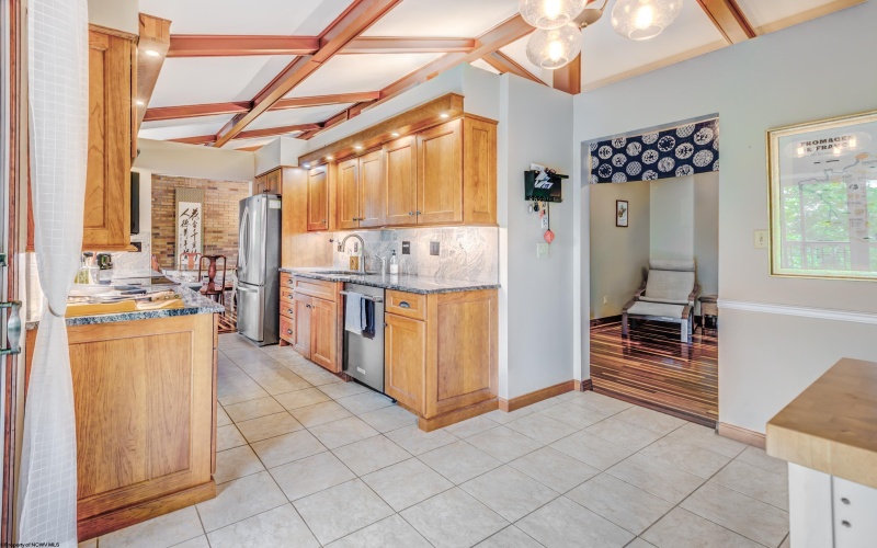 237 Morgantown Avenue, Morgantown, West Virginia 26505, 3 Bedrooms Bedrooms, 8 Rooms Rooms,2 BathroomsBathrooms,Single Family Detached,For Sale,Morgantown,10160309