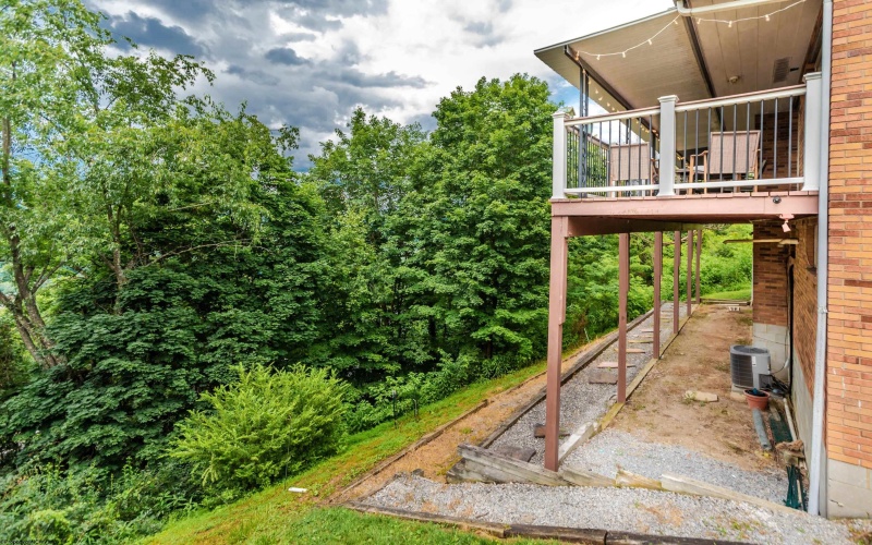 237 Morgantown Avenue, Morgantown, West Virginia 26505, 3 Bedrooms Bedrooms, 8 Rooms Rooms,2 BathroomsBathrooms,Single Family Detached,For Sale,Morgantown,10160309