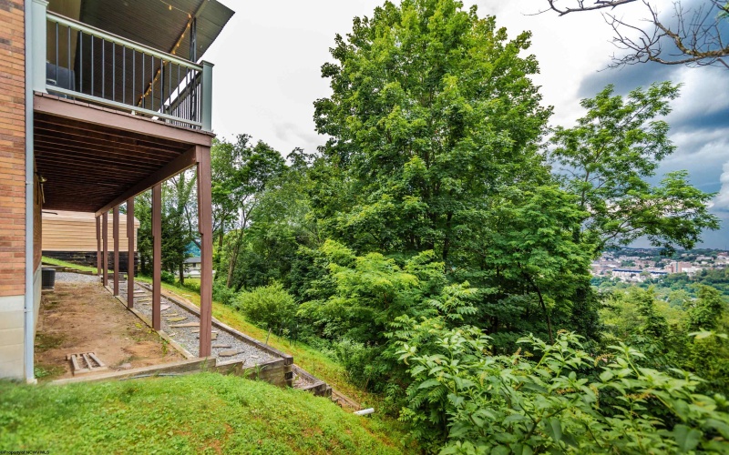 237 Morgantown Avenue, Morgantown, West Virginia 26505, 3 Bedrooms Bedrooms, 8 Rooms Rooms,2 BathroomsBathrooms,Single Family Detached,For Sale,Morgantown,10160309