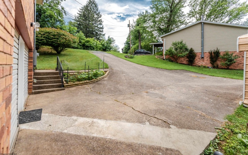 237 Morgantown Avenue, Morgantown, West Virginia 26505, 3 Bedrooms Bedrooms, 8 Rooms Rooms,2 BathroomsBathrooms,Single Family Detached,For Sale,Morgantown,10160309