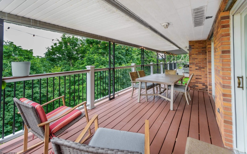 237 Morgantown Avenue, Morgantown, West Virginia 26505, 3 Bedrooms Bedrooms, 8 Rooms Rooms,2 BathroomsBathrooms,Single Family Detached,For Sale,Morgantown,10160309