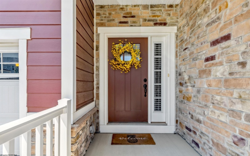 136 Falling Water Lane, Morgantown, West Virginia 26508, 3 Bedrooms Bedrooms, 7 Rooms Rooms,3 BathroomsBathrooms,Single Family Attached,For Sale,Falling Water,10160318