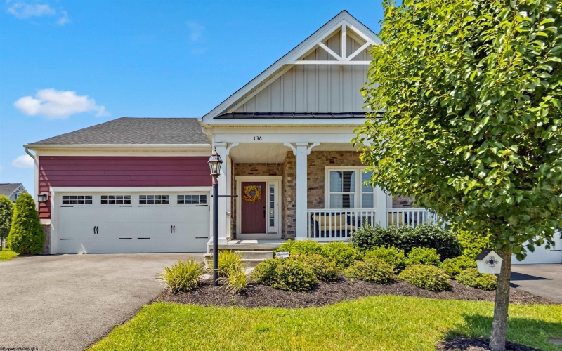 136 Falling Water Lane, Morgantown, West Virginia 26508, 3 Bedrooms Bedrooms, 7 Rooms Rooms,3 BathroomsBathrooms,Single Family Attached,For Sale,Falling Water,10160318