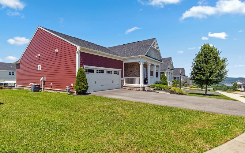 136 Falling Water Lane, Morgantown, West Virginia 26508, 3 Bedrooms Bedrooms, 7 Rooms Rooms,3 BathroomsBathrooms,Single Family Attached,For Sale,Falling Water,10160318