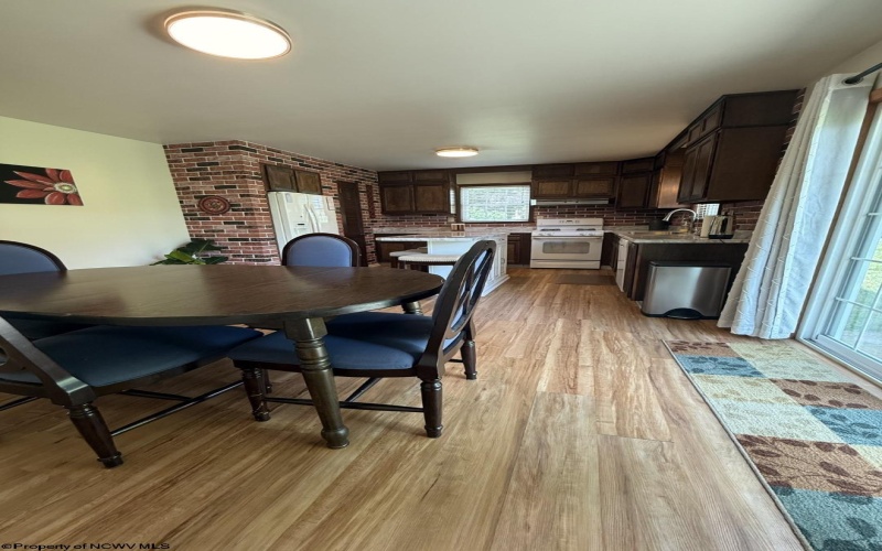 5242 Veterans Memorial Highway, Bridgeport, West Virginia 26330, 3 Bedrooms Bedrooms, 6 Rooms Rooms,2 BathroomsBathrooms,Single Family Detached,For Sale,Veterans Memorial,10160324