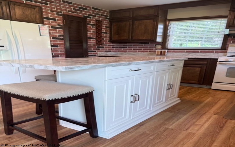 5242 Veterans Memorial Highway, Bridgeport, West Virginia 26330, 3 Bedrooms Bedrooms, 6 Rooms Rooms,2 BathroomsBathrooms,Single Family Detached,For Sale,Veterans Memorial,10160324