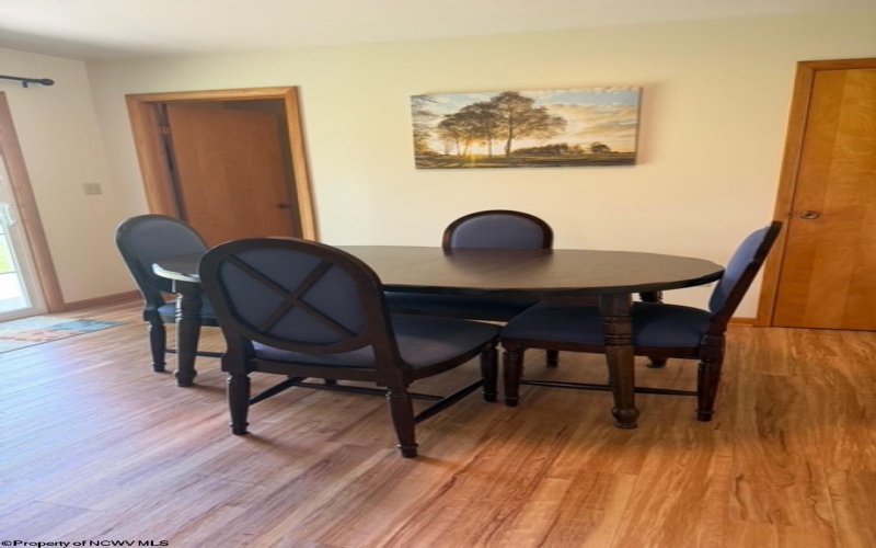 5242 Veterans Memorial Highway, Bridgeport, West Virginia 26330, 3 Bedrooms Bedrooms, 6 Rooms Rooms,2 BathroomsBathrooms,Single Family Detached,For Sale,Veterans Memorial,10160324