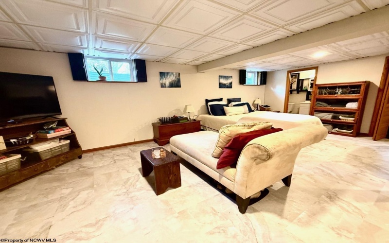 5242 Veterans Memorial Highway, Bridgeport, West Virginia 26330, 3 Bedrooms Bedrooms, 6 Rooms Rooms,2 BathroomsBathrooms,Single Family Detached,For Sale,Veterans Memorial,10160324