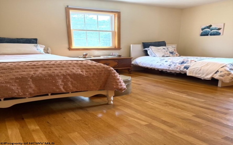 5242 Veterans Memorial Highway, Bridgeport, West Virginia 26330, 3 Bedrooms Bedrooms, 6 Rooms Rooms,2 BathroomsBathrooms,Single Family Detached,For Sale,Veterans Memorial,10160324