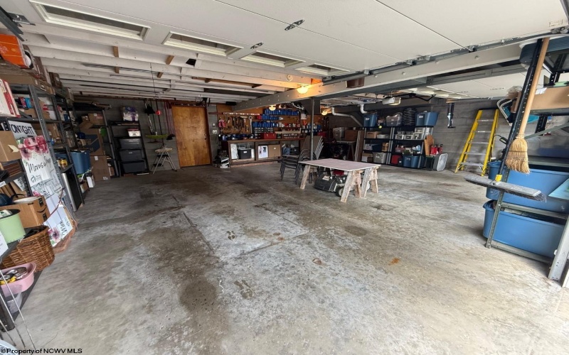 5242 Veterans Memorial Highway, Bridgeport, West Virginia 26330, 3 Bedrooms Bedrooms, 6 Rooms Rooms,2 BathroomsBathrooms,Single Family Detached,For Sale,Veterans Memorial,10160324