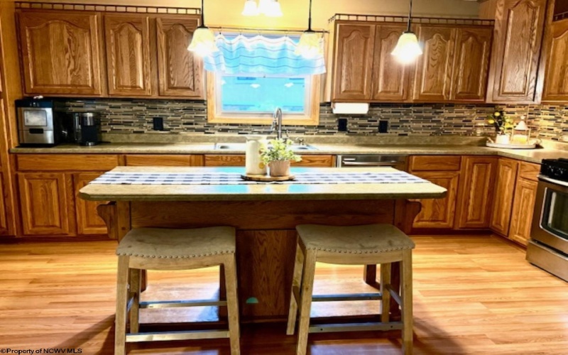 409 4th Avenue, Nutter Fort, West Virginia 26301, 4 Bedrooms Bedrooms, 9 Rooms Rooms,2 BathroomsBathrooms,Single Family Detached,For Sale,4th,10160317