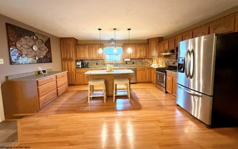 409 4th Avenue, Nutter Fort, West Virginia 26301, 4 Bedrooms Bedrooms, 9 Rooms Rooms,2 BathroomsBathrooms,Single Family Detached,For Sale,4th,10160317