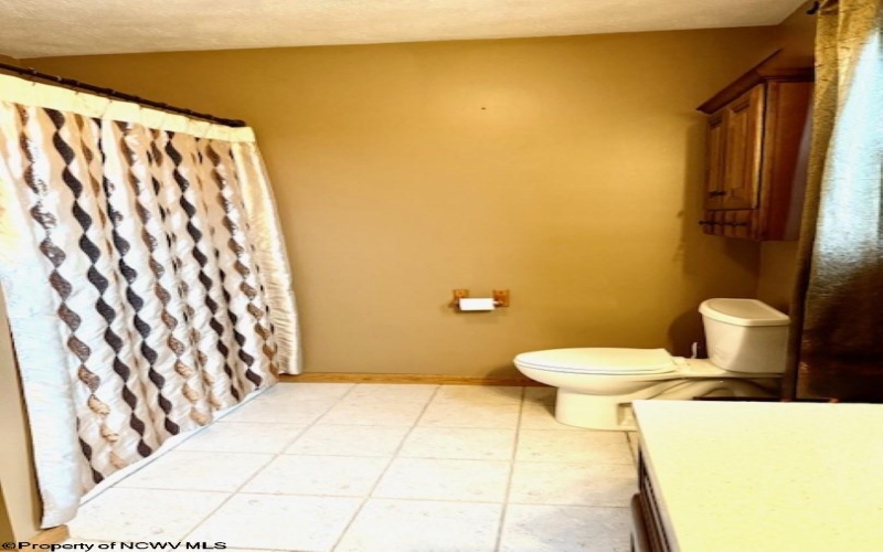 409 4th Avenue, Nutter Fort, West Virginia 26301, 4 Bedrooms Bedrooms, 9 Rooms Rooms,2 BathroomsBathrooms,Single Family Detached,For Sale,4th,10160317