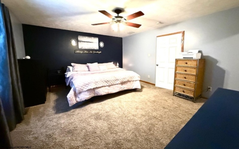 409 4th Avenue, Nutter Fort, West Virginia 26301, 4 Bedrooms Bedrooms, 9 Rooms Rooms,2 BathroomsBathrooms,Single Family Detached,For Sale,4th,10160317