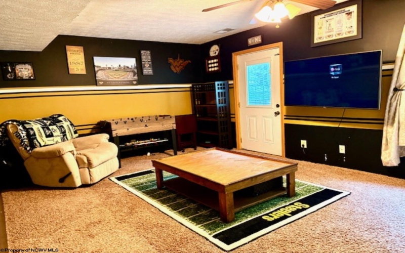 409 4th Avenue, Nutter Fort, West Virginia 26301, 4 Bedrooms Bedrooms, 9 Rooms Rooms,2 BathroomsBathrooms,Single Family Detached,For Sale,4th,10160317