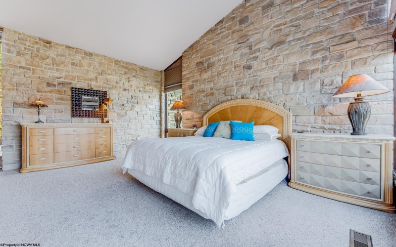 70 Heritage Hills Road, Uniontown, Pennsylvania 15401, 3 Bedrooms Bedrooms, 8 Rooms Rooms,2 BathroomsBathrooms,Single Family Detached,For Sale,Heritage Hills,10158762
