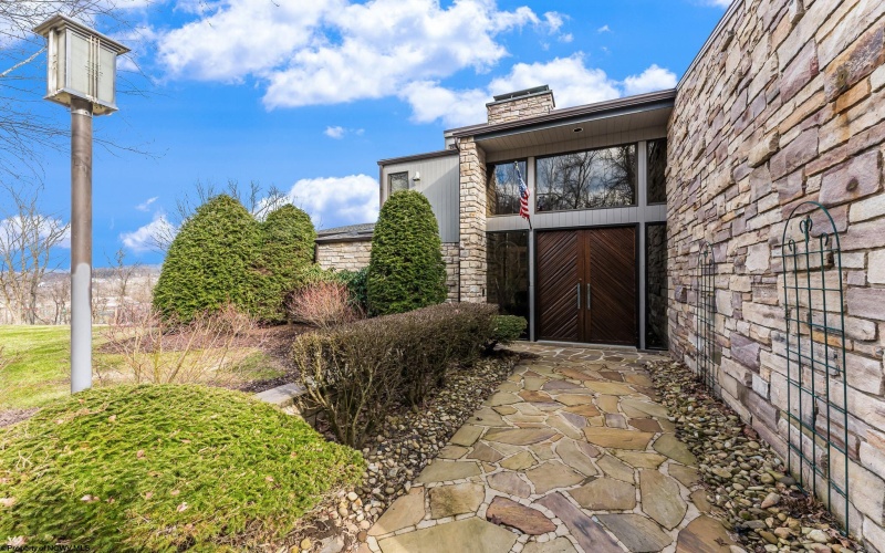 70 Heritage Hills Road, Uniontown, Pennsylvania 15401, 3 Bedrooms Bedrooms, 8 Rooms Rooms,2 BathroomsBathrooms,Single Family Detached,For Sale,Heritage Hills,10158762