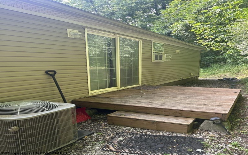 8694 Clarksburg Road, Volga, West Virginia 26238, 3 Bedrooms Bedrooms, 6 Rooms Rooms,2 BathroomsBathrooms,Single Family Detached,For Sale,Clarksburg,10160314
