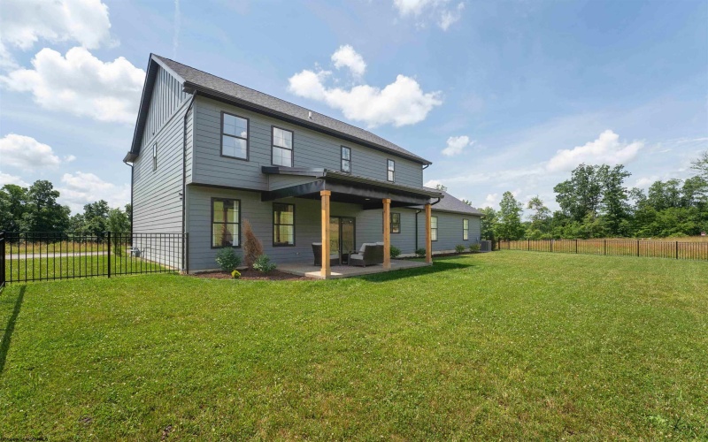 1105 Eagle Glenn Court, Morgantown, West Virginia 26508, 4 Bedrooms Bedrooms, 8 Rooms Rooms,2 BathroomsBathrooms,Single Family Detached,For Sale,Eagle Glenn,10160315