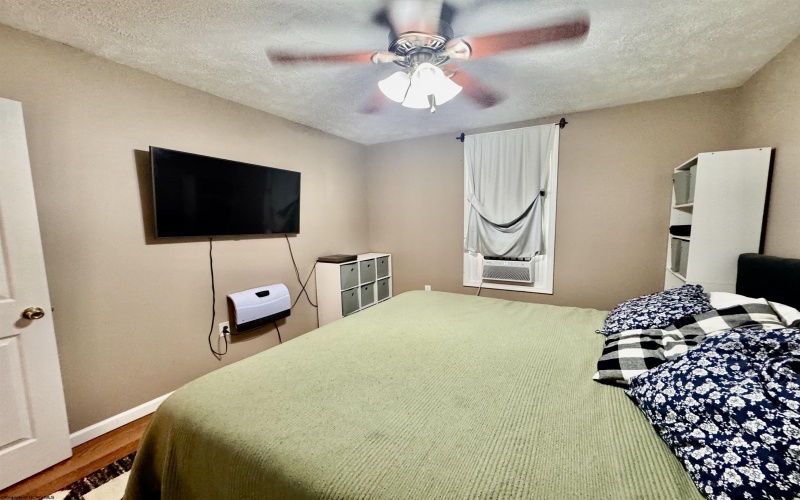 1118 Conaway Street, Fairmont, West Virginia 26554, 2 Bedrooms Bedrooms, 6 Rooms Rooms,1 BathroomBathrooms,Single Family Detached,For Sale,Conaway,10160329