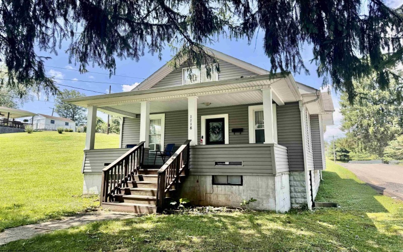 1118 Conaway Street, Fairmont, West Virginia 26554, 2 Bedrooms Bedrooms, 6 Rooms Rooms,1 BathroomBathrooms,Single Family Detached,For Sale,Conaway,10160329