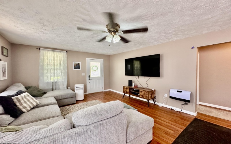 1118 Conaway Street, Fairmont, West Virginia 26554, 2 Bedrooms Bedrooms, 6 Rooms Rooms,1 BathroomBathrooms,Single Family Detached,For Sale,Conaway,10160329