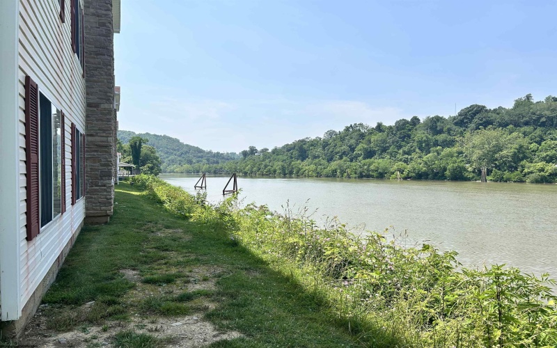 7205 University Commons Drive, Morgantown, West Virginia 26505, 4 Bedrooms Bedrooms, 6 Rooms Rooms,4 BathroomsBathrooms,Single Family Attached,For Sale,University Commons,10160330